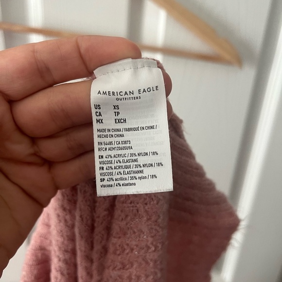 American Eagle Cozy Pink V-Neck Sweater Size XS - Picture 4 of 5